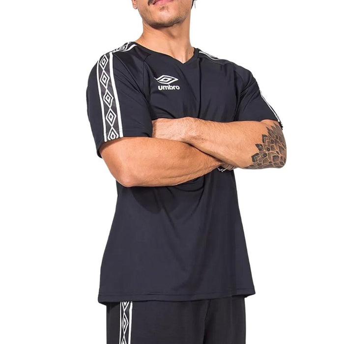 Umbro Masculino T-Shirts Tradicional_Tape Negro